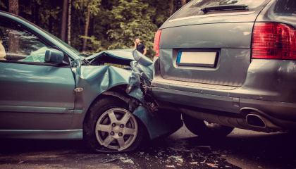 dos-autos-accidentados.jpg Compro vehículos varados, chocados o embargados